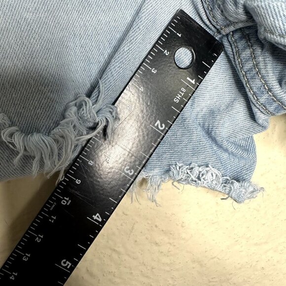 Universal Threads Light Wash High Rise Shortie Distressed Shorts Womens 4/27R - Picture 5 of 8